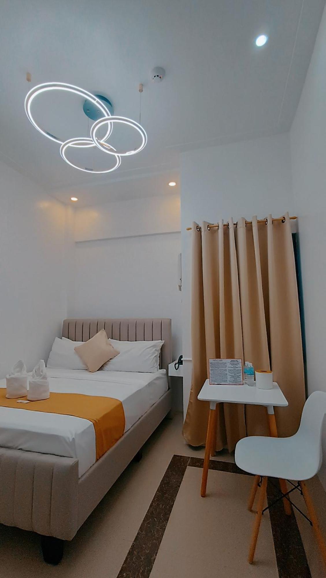 Pili  Elizabeth Hotel - Naga מראה חיצוני תמונה
