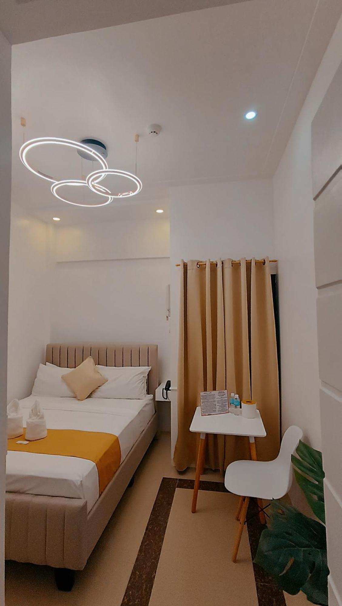 Pili  Elizabeth Hotel - Naga מראה חיצוני תמונה
