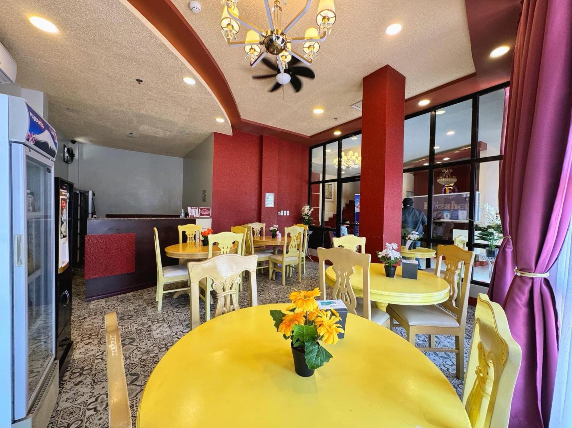 Pili  Elizabeth Hotel - Naga מראה חיצוני תמונה