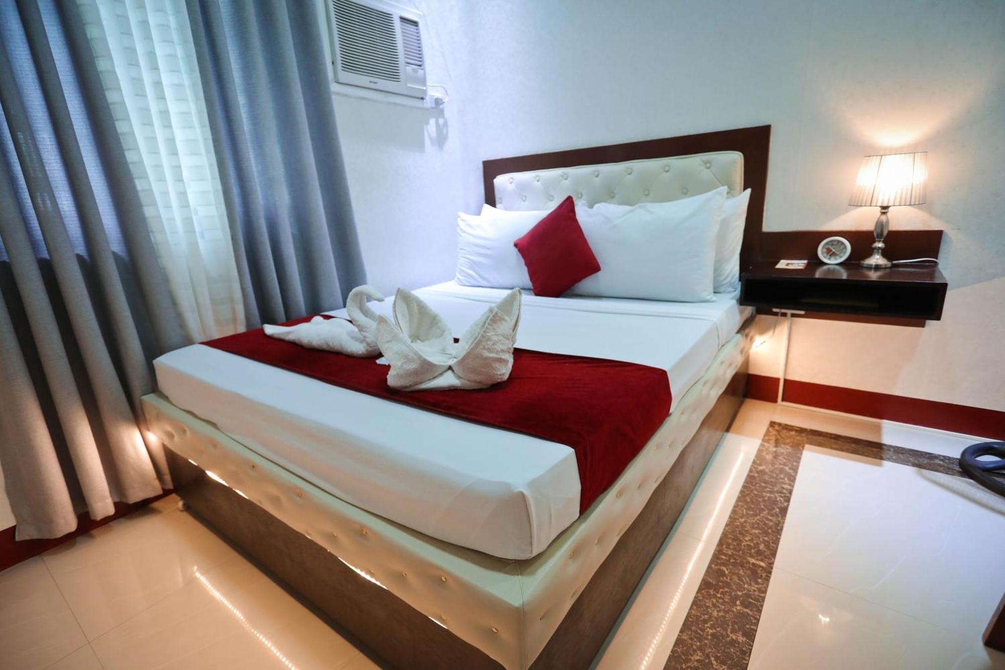 Pili  Elizabeth Hotel - Naga מראה חיצוני תמונה